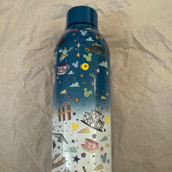Disney water bottle - Picture 1 of 2